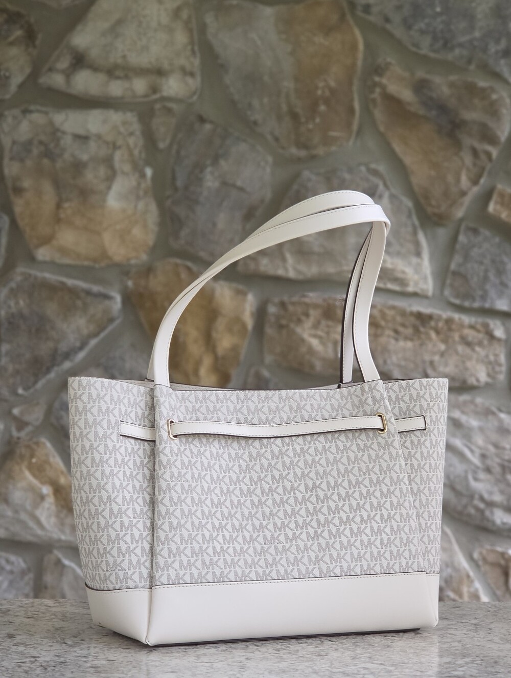 Michael Kors Reed Logo Large Belted Tote - Picture 3 of 9